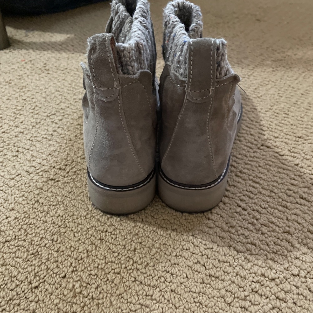 Boots - Picture 2 of 3